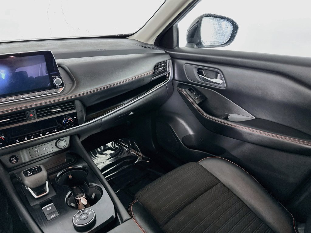 Certified 2025 Nissan Rogue SV AWD/4WD image 30