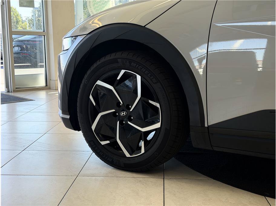 Used 2024 Hyundai Ioniq 5 SEL RWD image 8