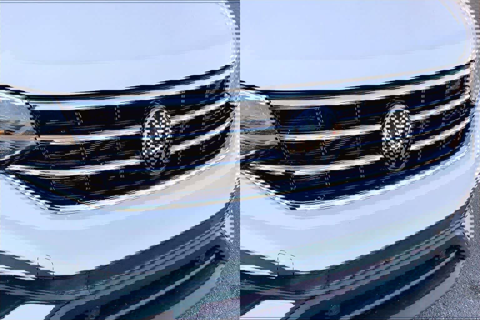 Used 2022 Volkswagen Tiguan SE image 32