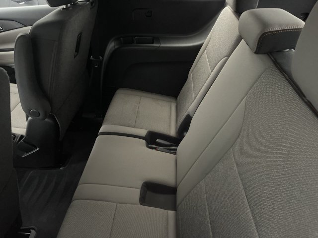 Used 2026 Chevrolet Traverse LT w/ Driver Confidence Package FWD image 6