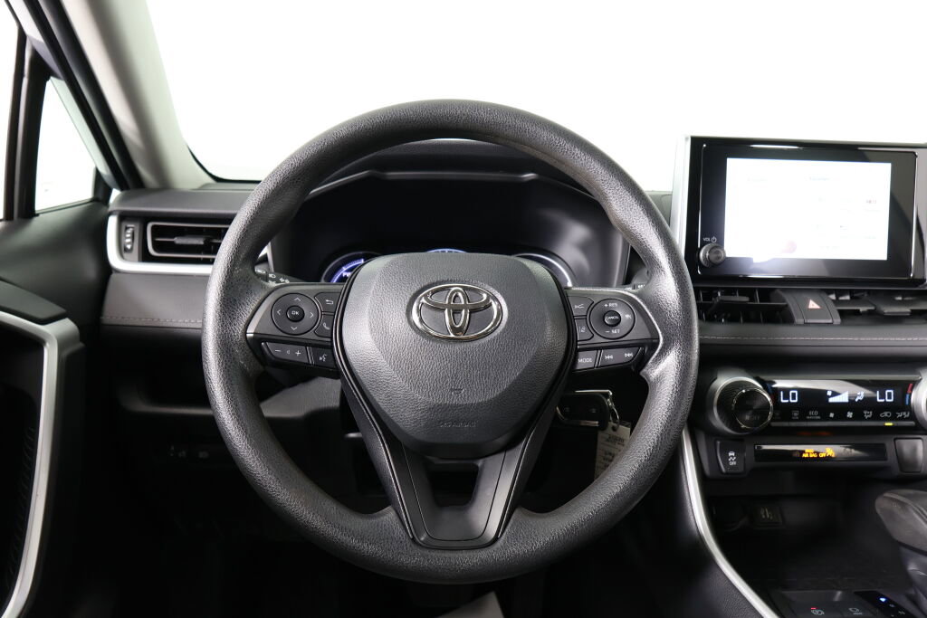 Used 2023 Toyota RAV4 LE image 28