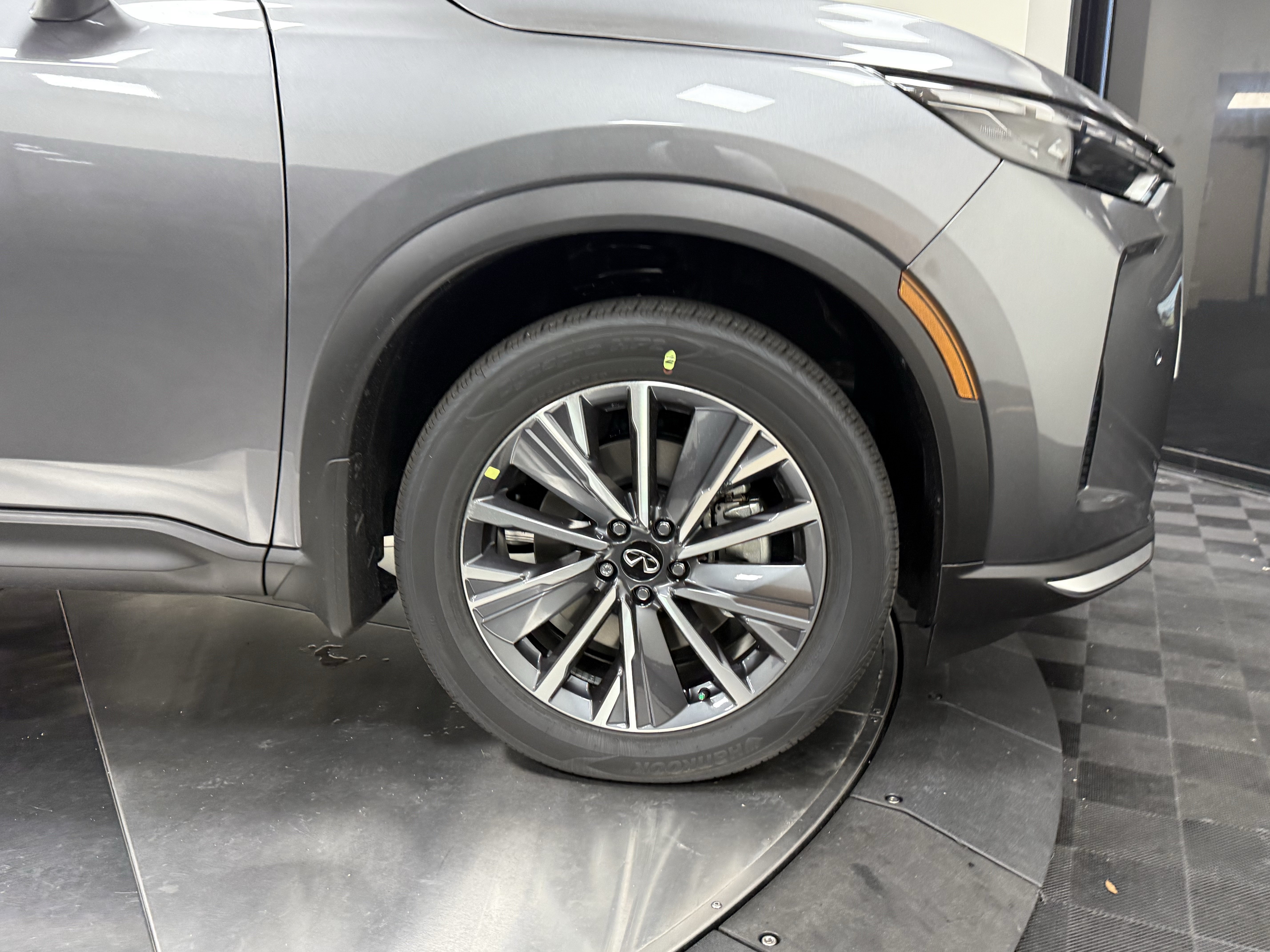 Certified 2027 INFINITI QX60 Luxe w/ Cargo Package FWD image 9