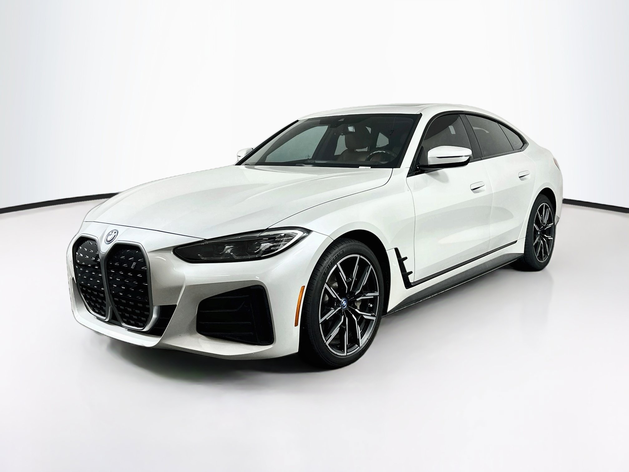 Used 2023 BMW i4 eDrive40 w/ M Sport Package RWD image 3