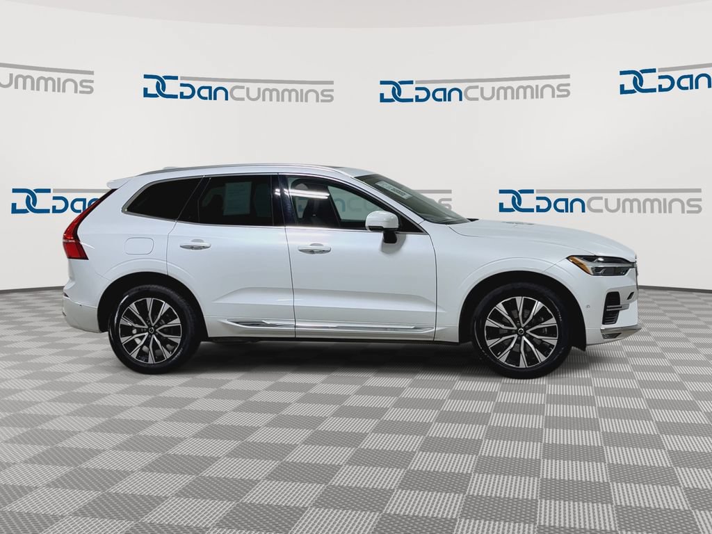 Used 2023 Volvo XC60 B5 Plus FWD image 9