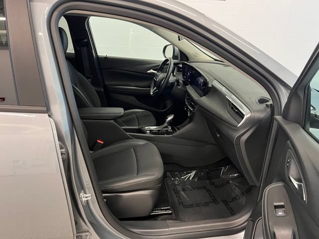 Used 2025 Buick Encore GX Preferred AWD/4WD image 10