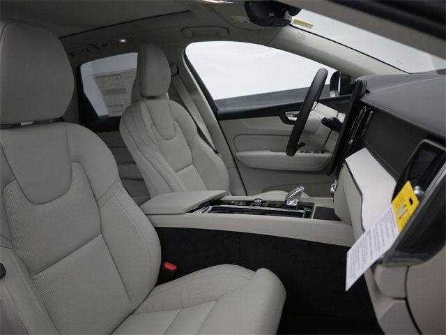 New 2026 Volvo XC60 B5 Ultra w/ Protection Package Premier image 37