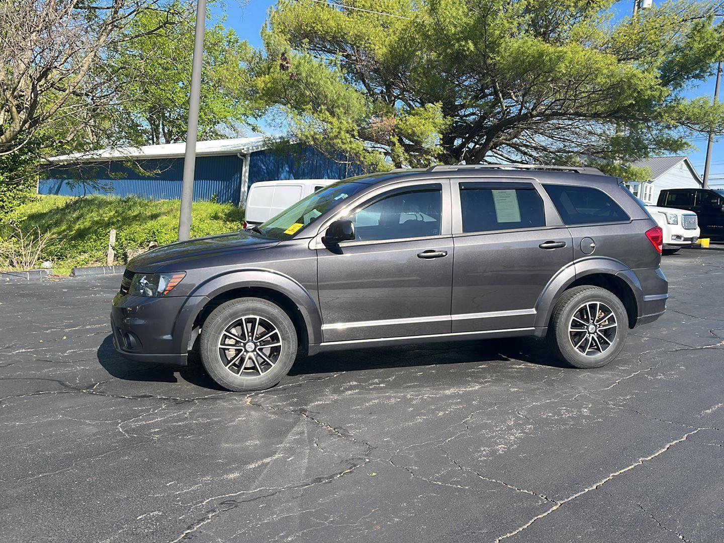 Used 2019 Dodge Journey SE w/ Connectivity Group AWD/4WD image 2
