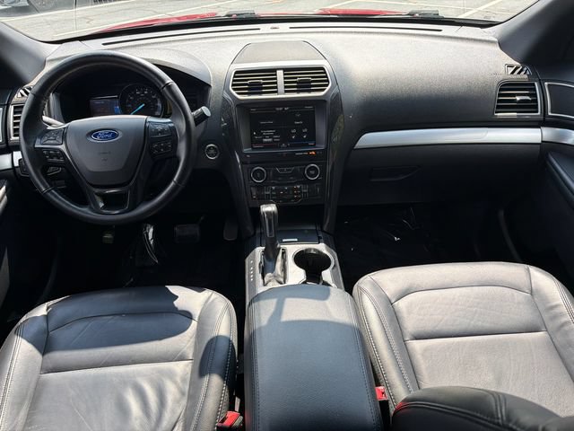 Used 2016 Ford Explorer XLT w/ Equipment Group 202A FWD image 24