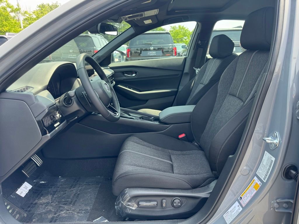 Used 2025 Honda Accord Sport image 10