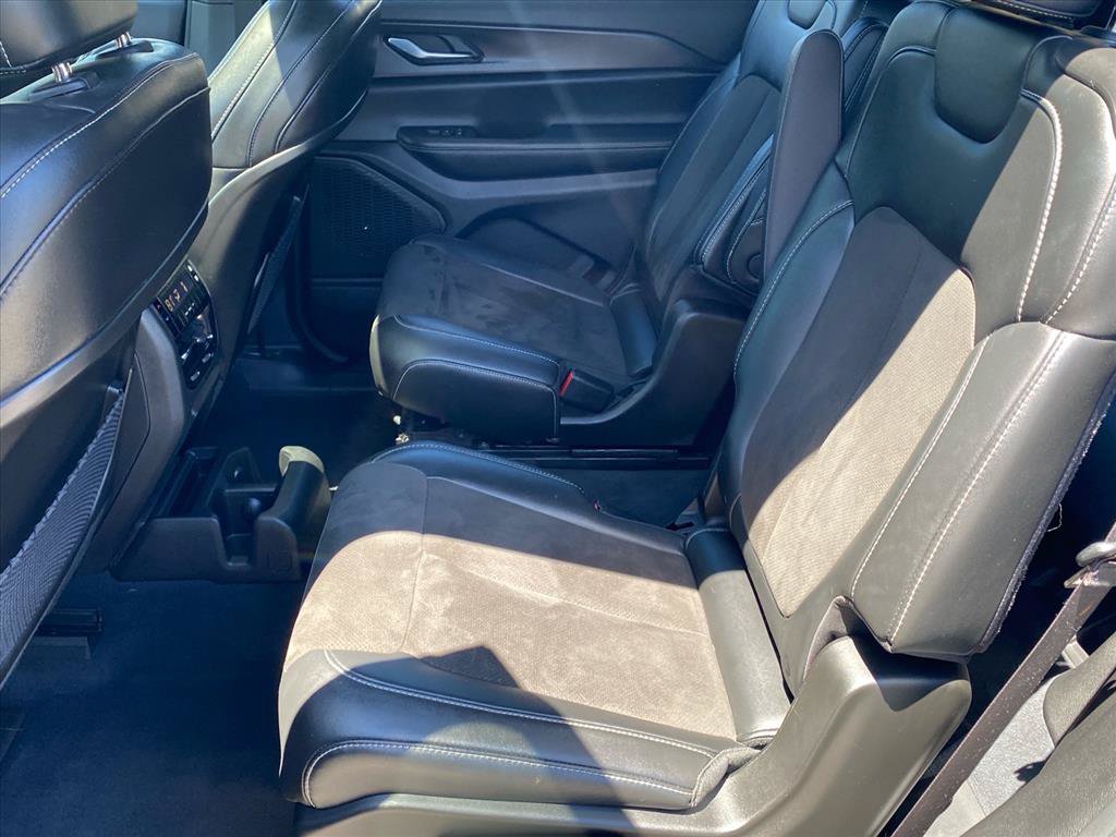Used 2023 Jeep Grand Cherokee L Laredo AWD/4WD image 20