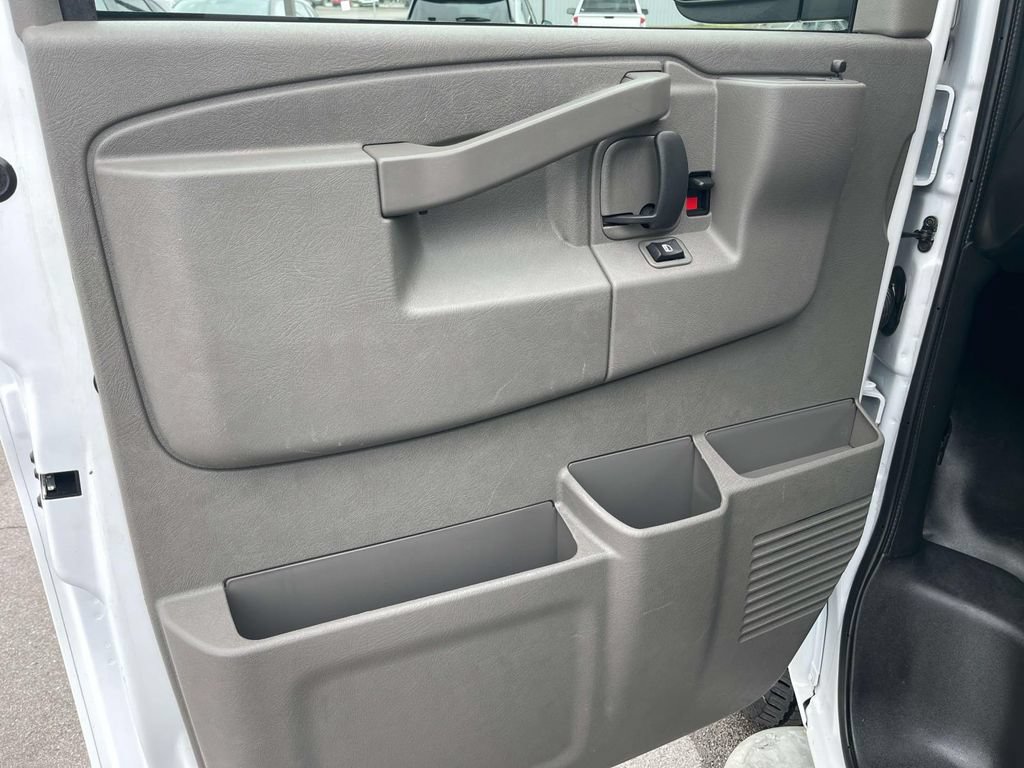 Used 2025 GMC Savana 2500 w/ Driver Convenience Package RWD image 26