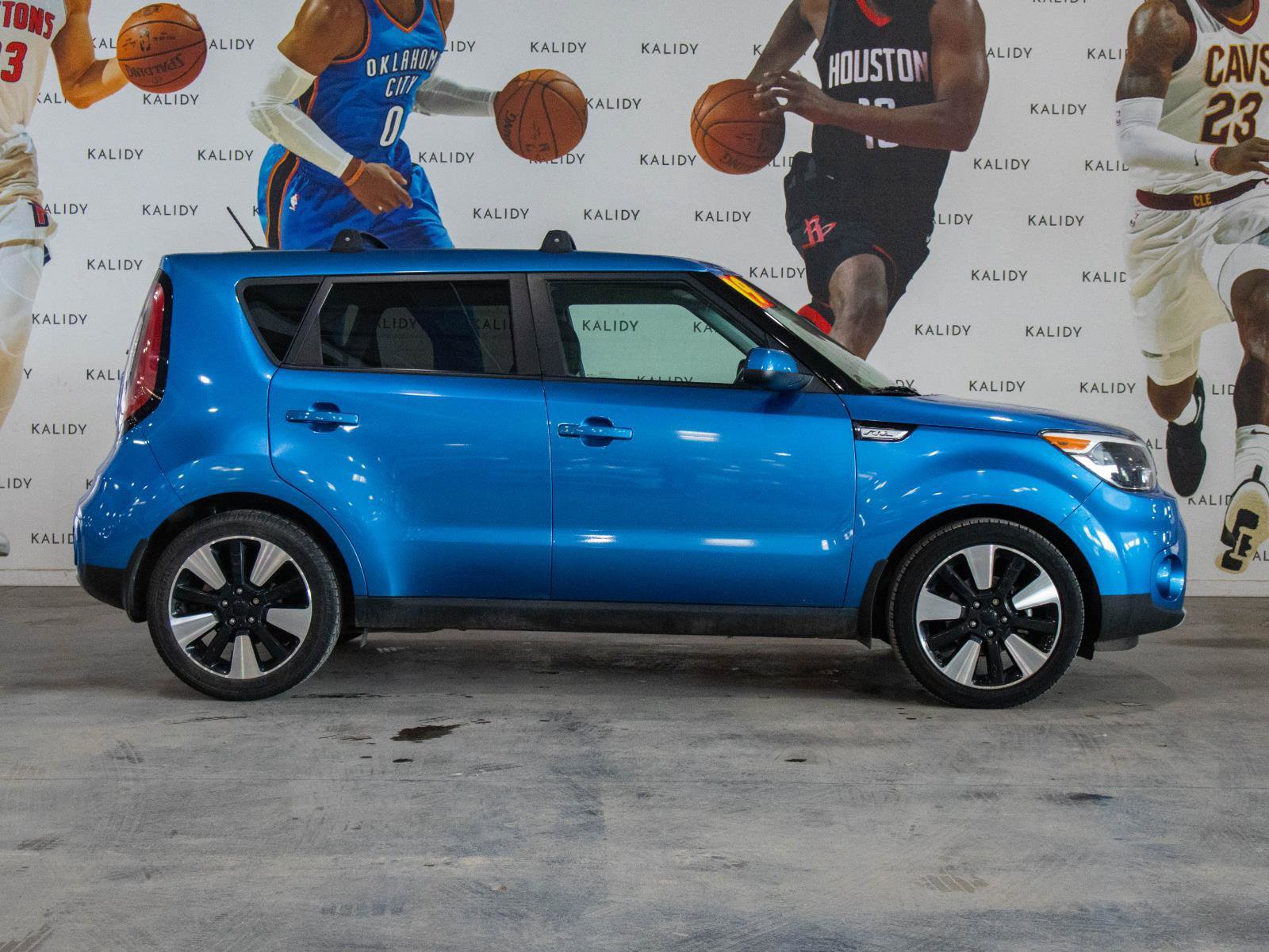 Used 2019 Kia Soul + image 17