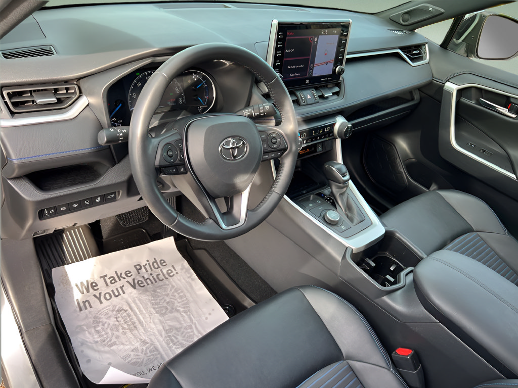 Used 2022 Toyota RAV4 XSE AWD/4WD image 16