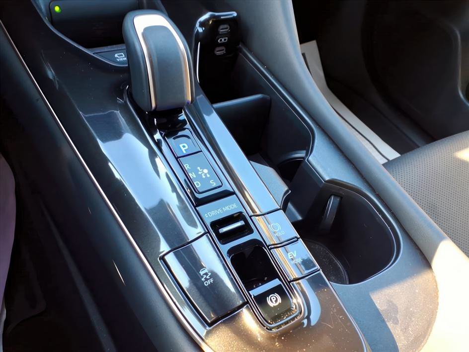 Used 2025 Toyota Crown Signia image 22