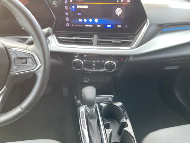 Used 2025 Chevrolet Trax LT w/ LT Convenience Package FWD image 20