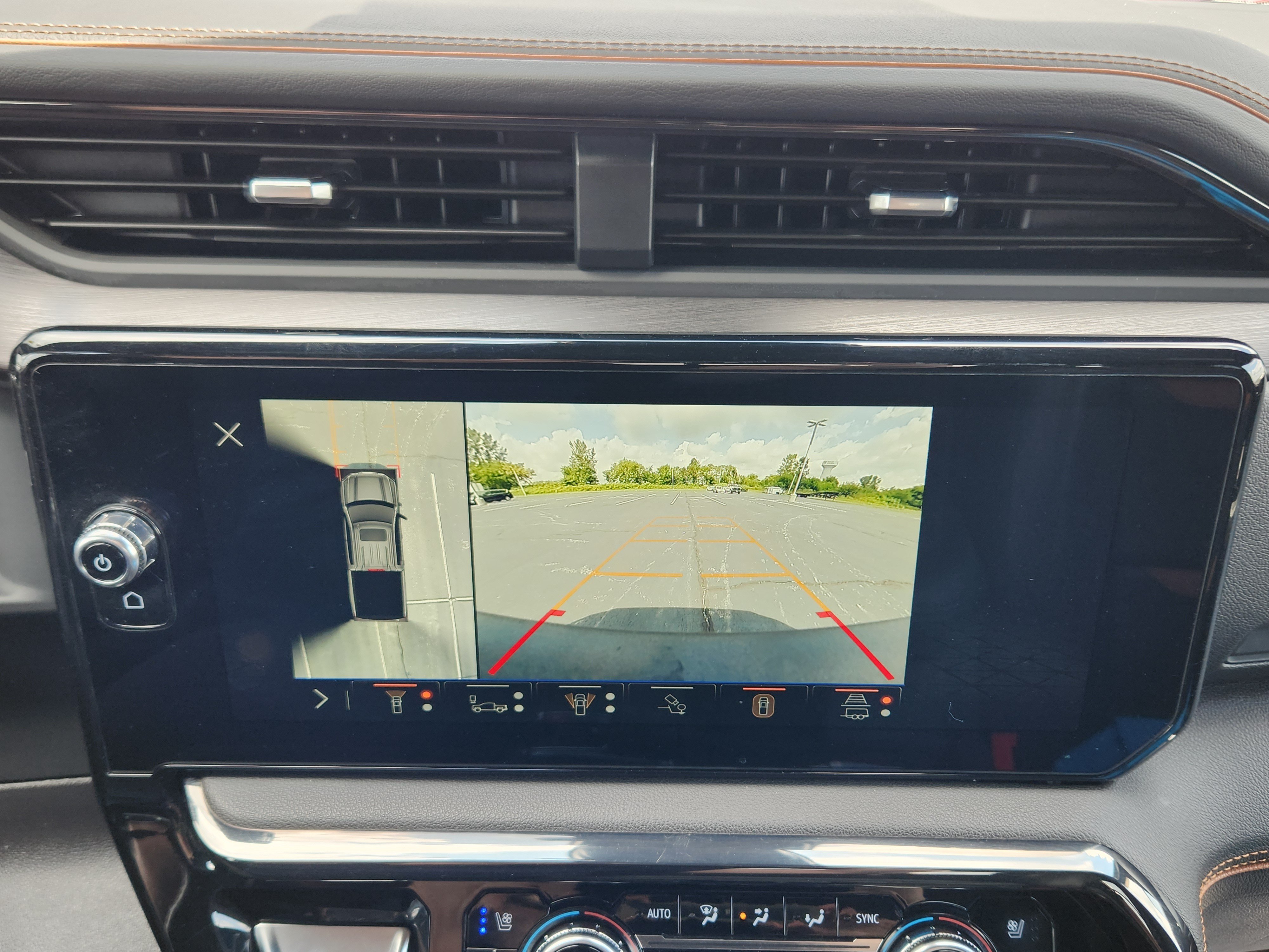 Used 2024 GMC Sierra 1500 AT4 w/ Technology Package AWD/4WD image 19