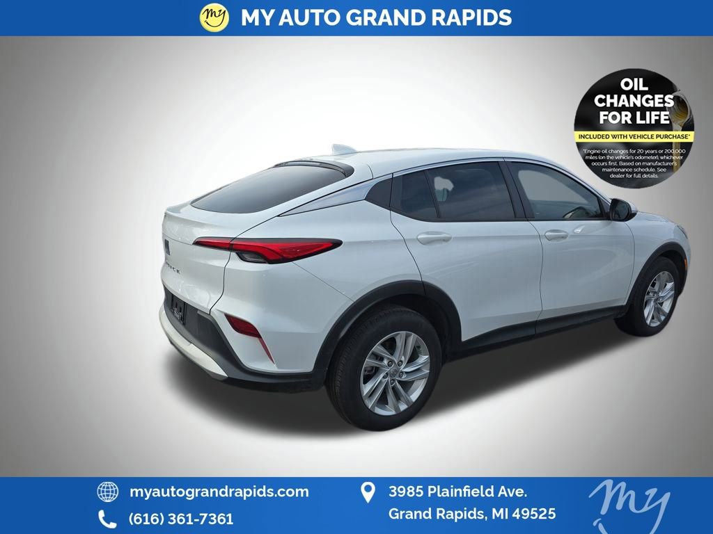 Used 2024 Buick Envista Preferred w/ Convenience II Package image 8