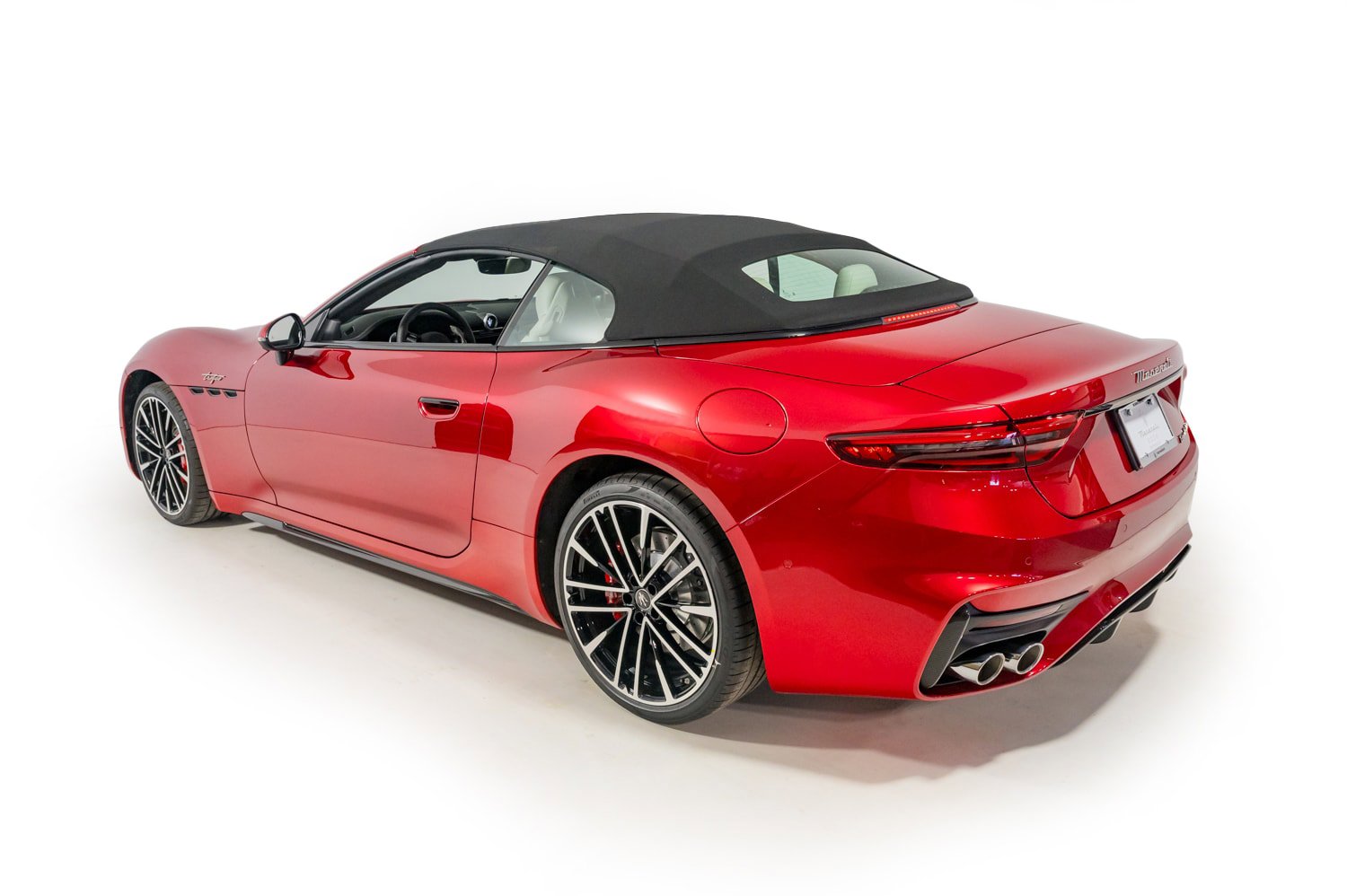 Used 2024 Maserati GranCabrio Trofeo image 6