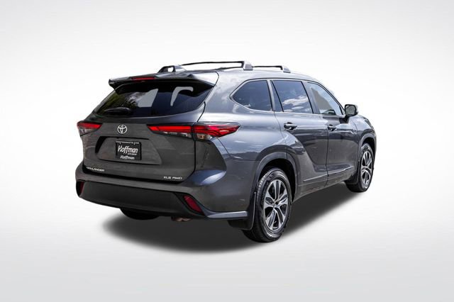 Used 2023 Toyota Highlander XLE AWD/4WD image 6