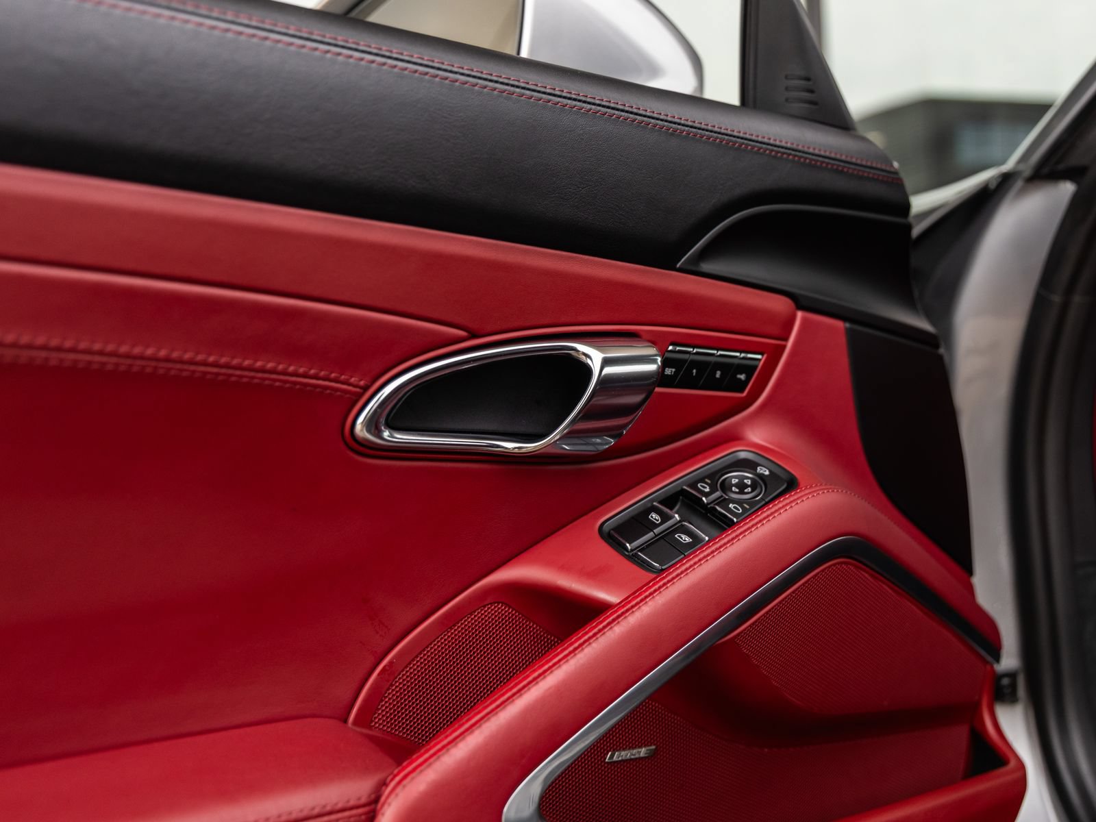 Certified 2018 Porsche 718 Cayman GTS RWD image 23