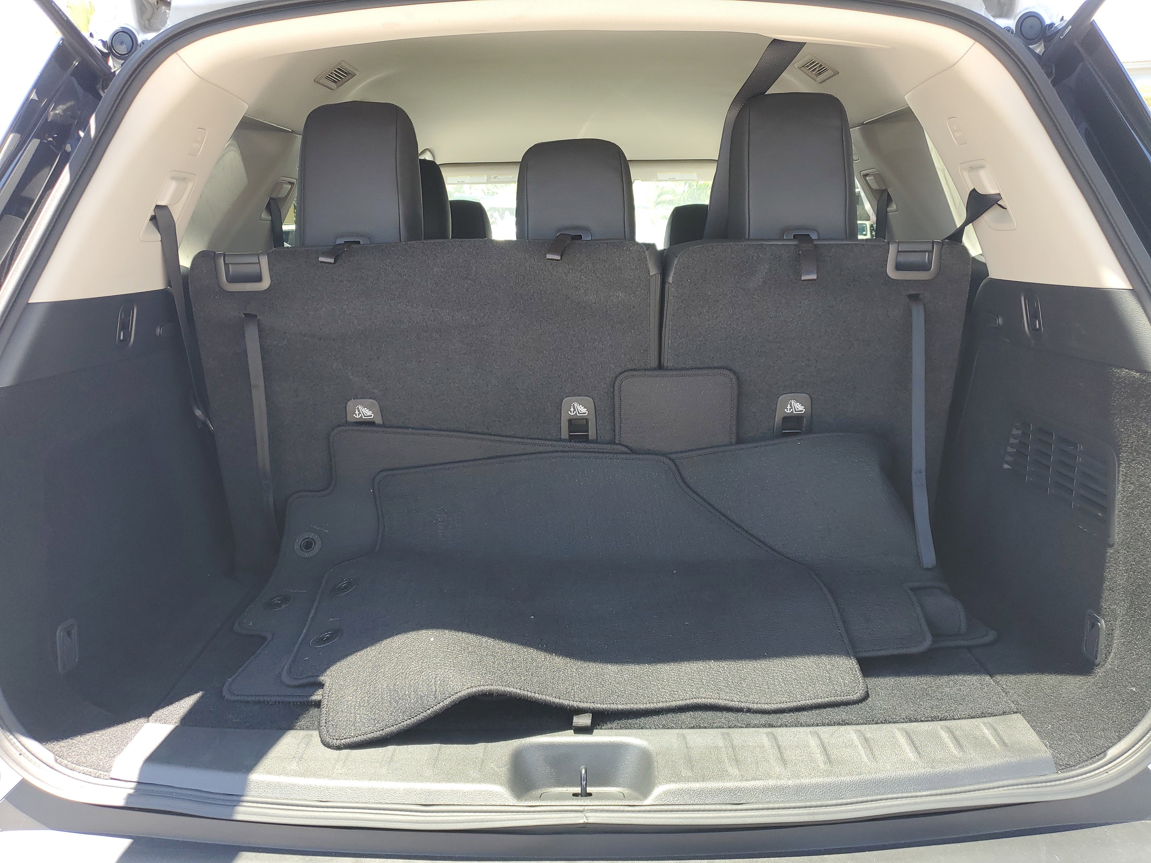 Used 2024 Nissan Pathfinder SV image 14