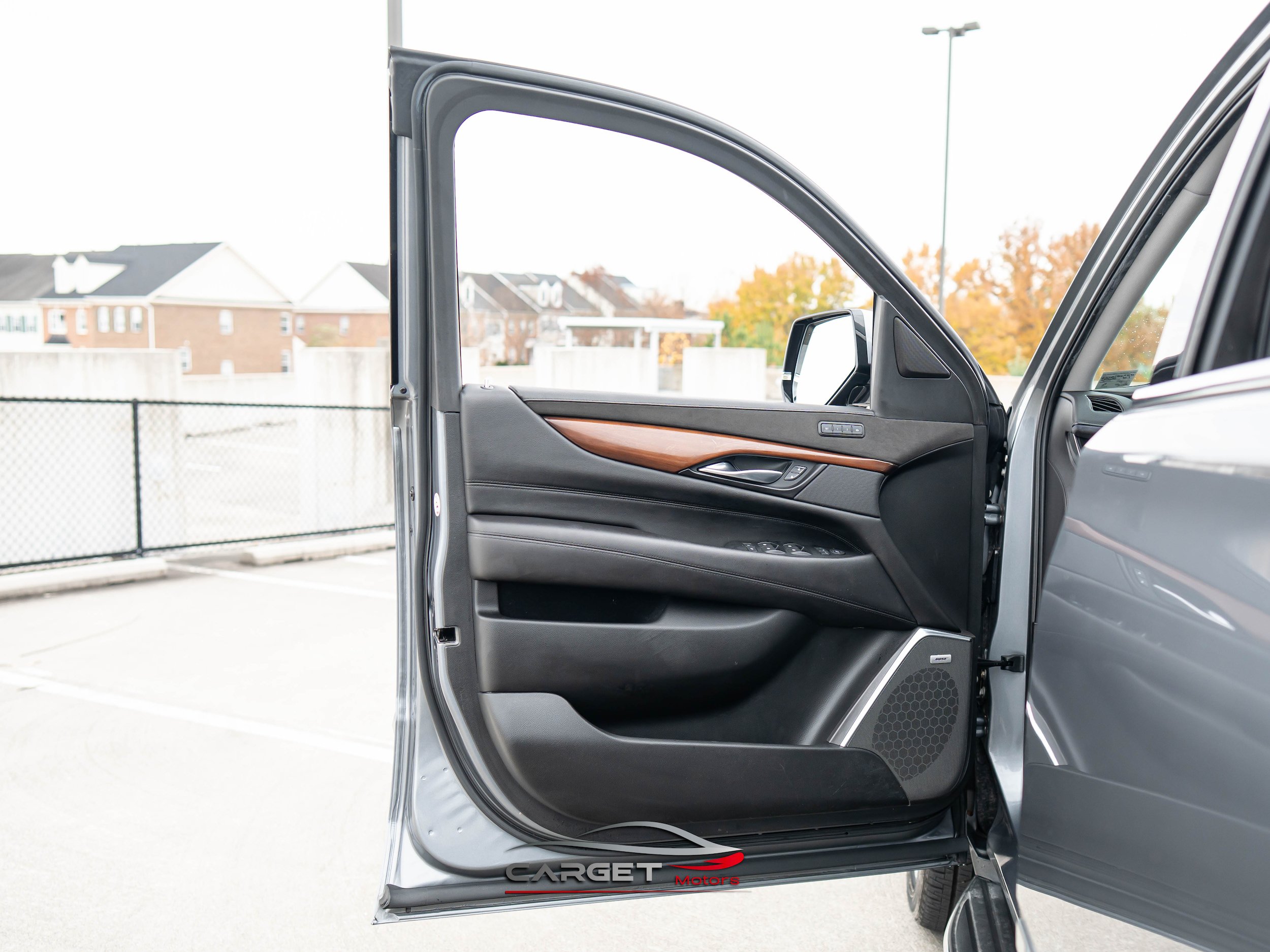 Used 2019 Cadillac Escalade ESV Luxury AWD/4WD image 41