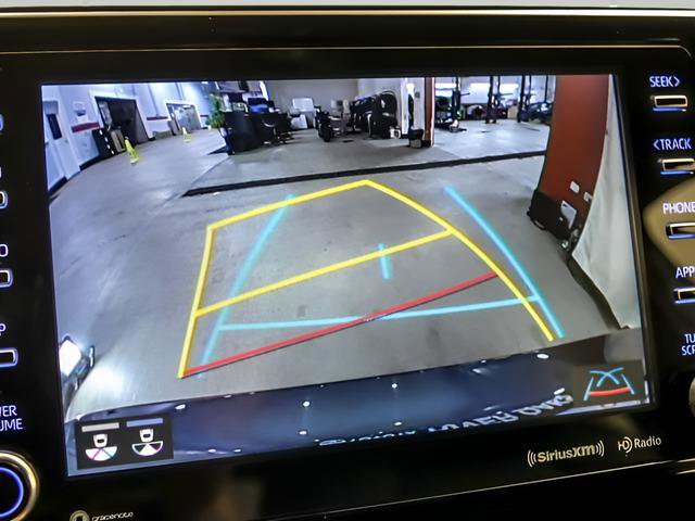 Used 2022 Toyota Venza XLE image 17