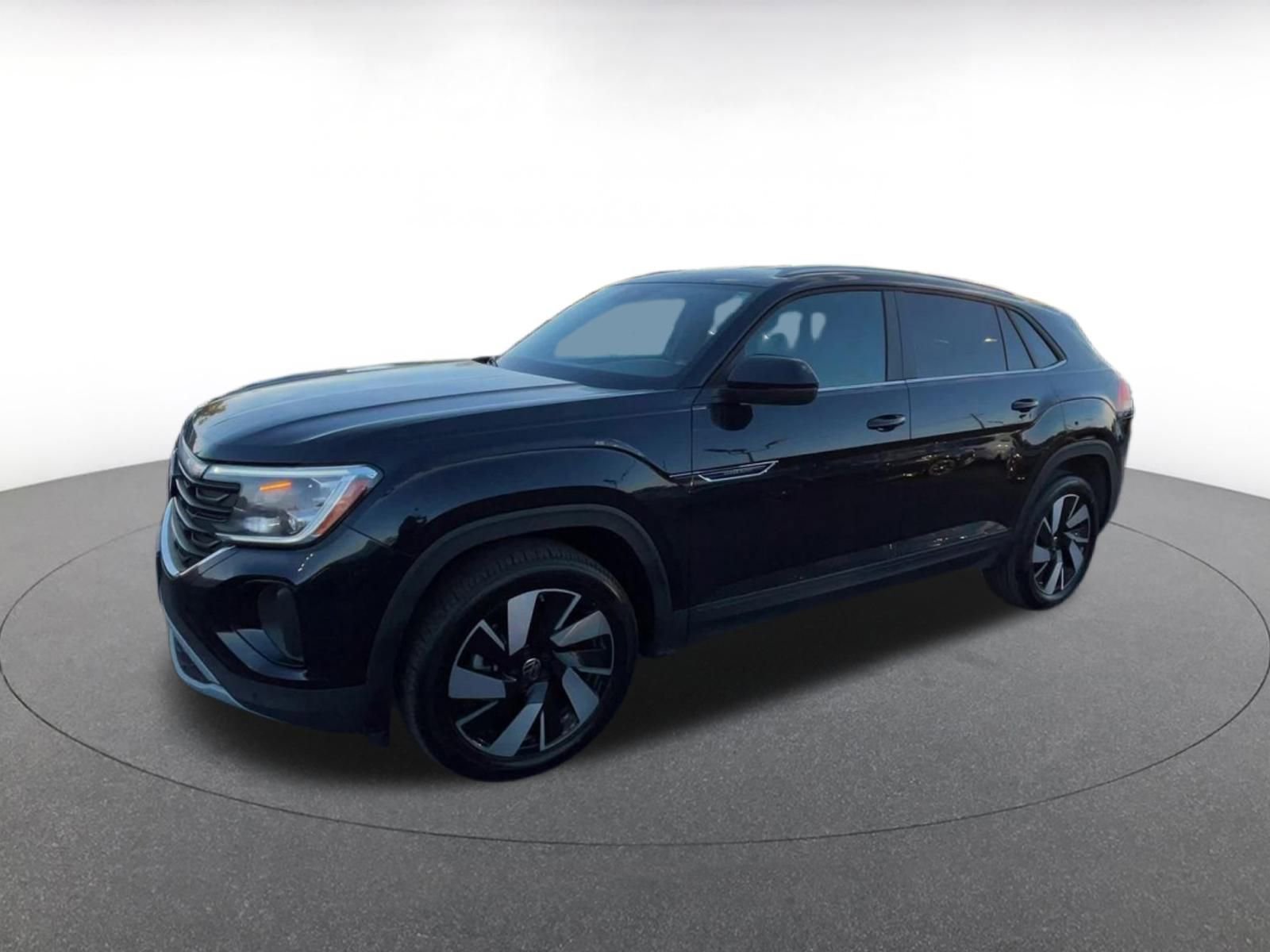 Used 2025 Volkswagen Atlas Cross Sport SE image 8