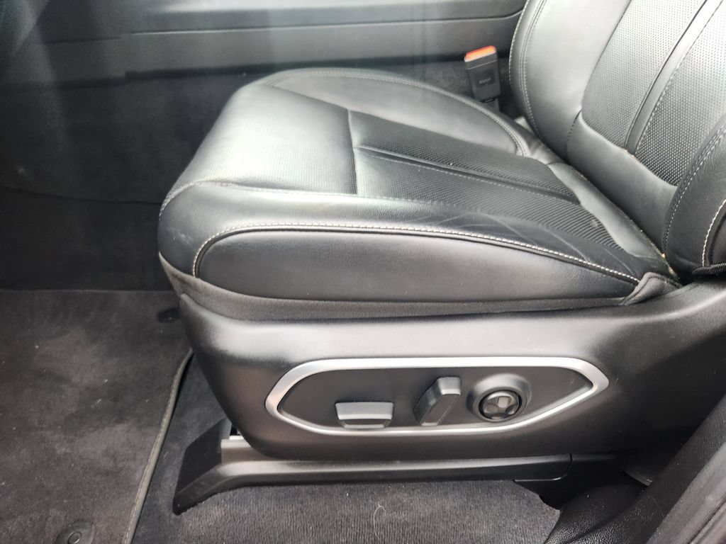 Used 2025 Jeep Wagoneer L 4WD image 27