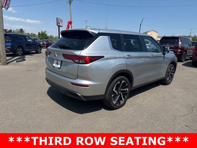 Used 2022 Mitsubishi Outlander ES AWD/4WD image 3