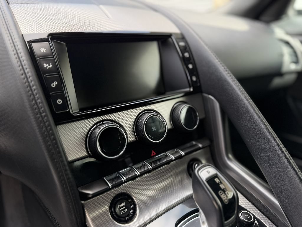 Used 2017 Jaguar F-TYPE Coupe RWD image 18