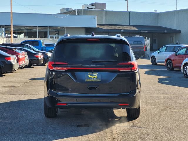 New 2026 Chrysler Pacifica Select w/ S Appearance Package image 5