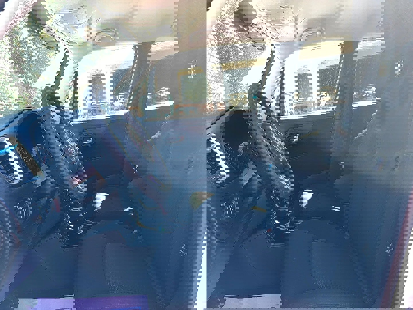 Used 2020 Jeep Renegade Sport w/ Sport Appearance Group image 18