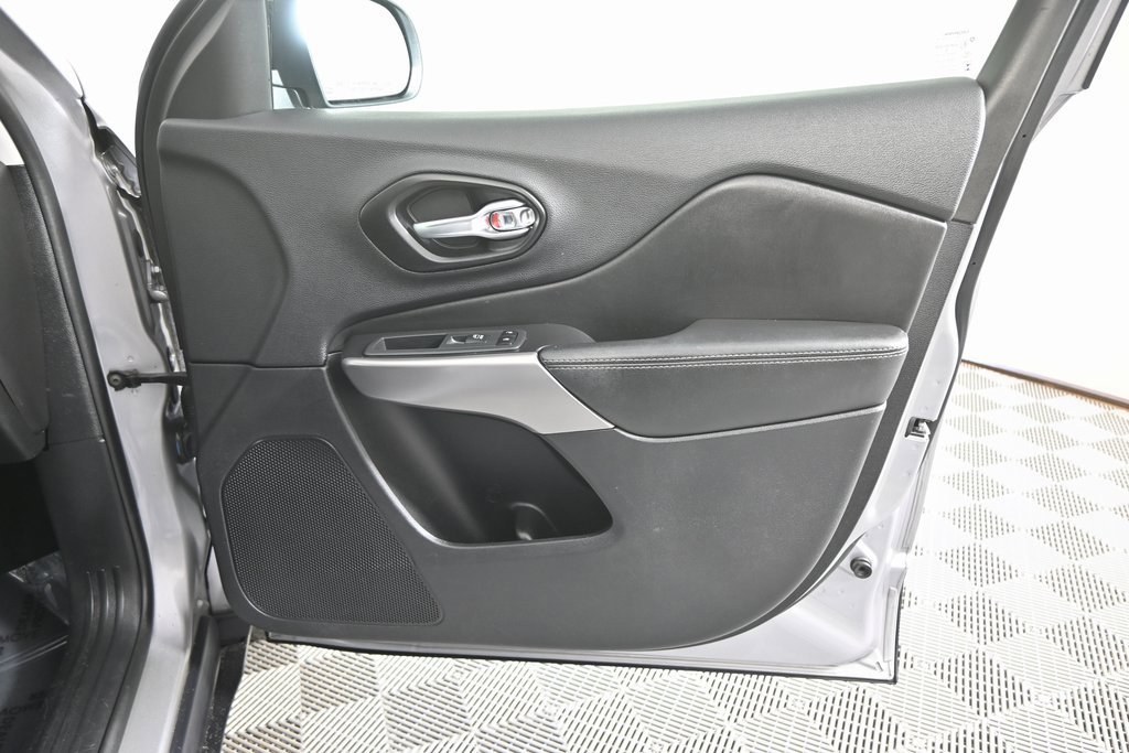 Used 2022 Jeep Cherokee Latitude Lux image 12