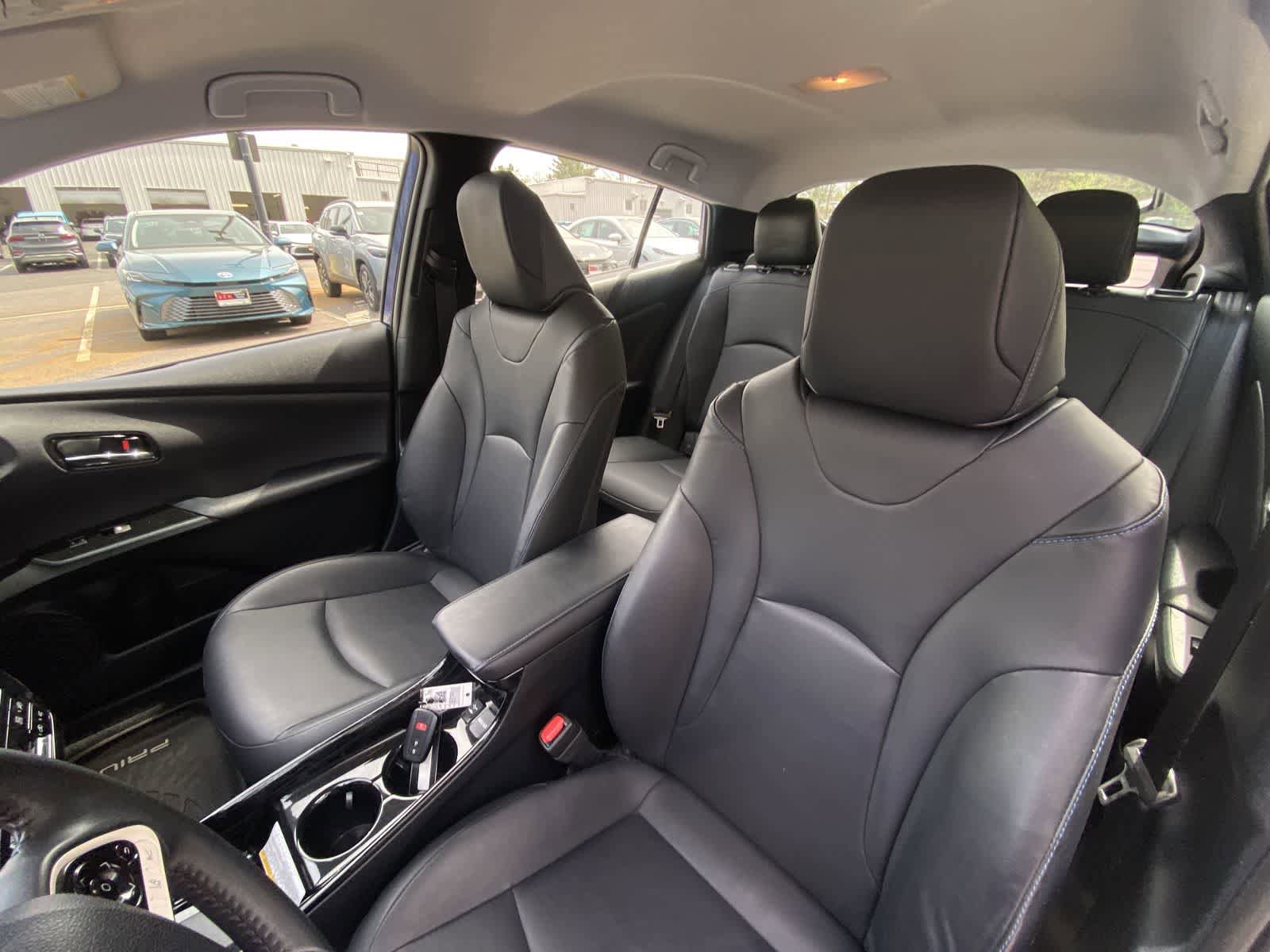 Used 2018 Toyota Prius Three Touring w/ Appearance Package FWD image 21