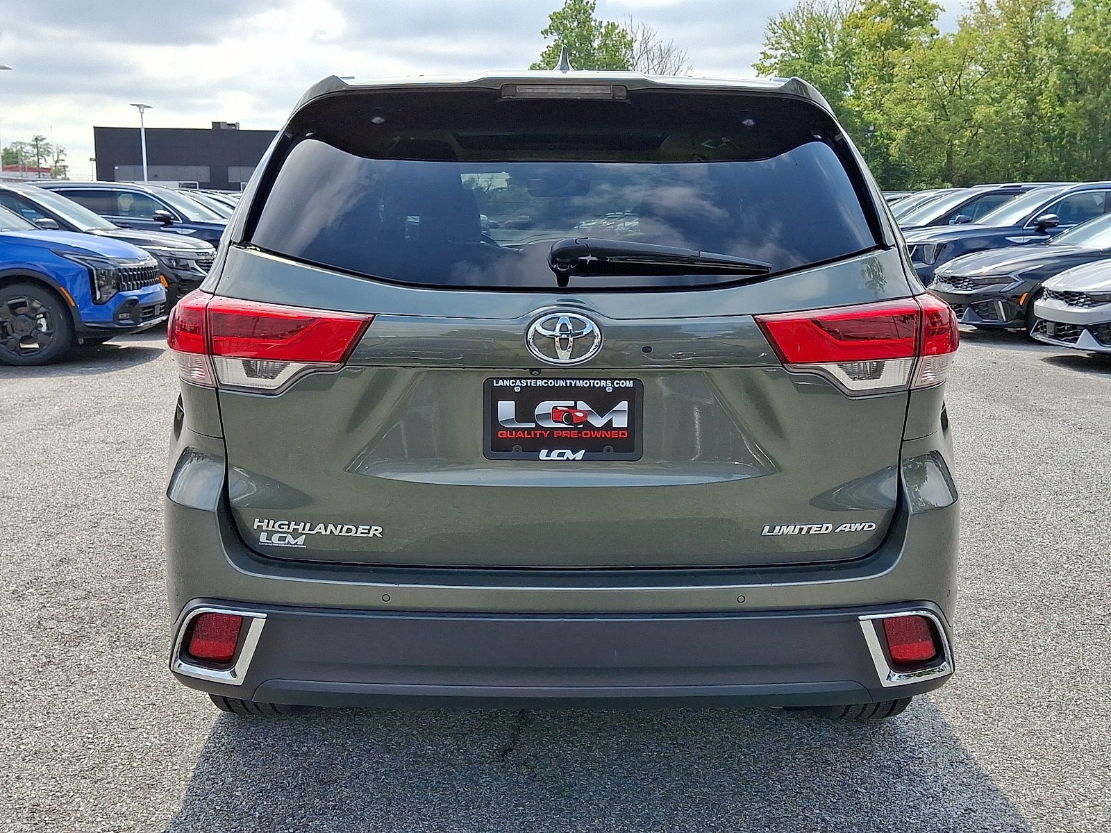 Used 2017 Toyota Highlander Limited Platinum AWD/4WD image 6