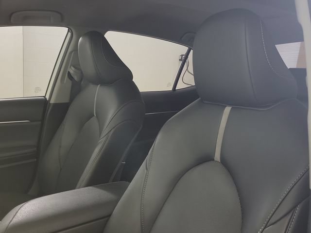 Used 2022 Toyota Camry XSE FWD image 18