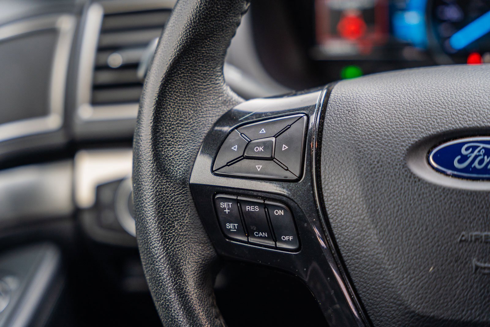 Certified 2018 Ford Explorer XLT w/ Equipment Group 202A image 27