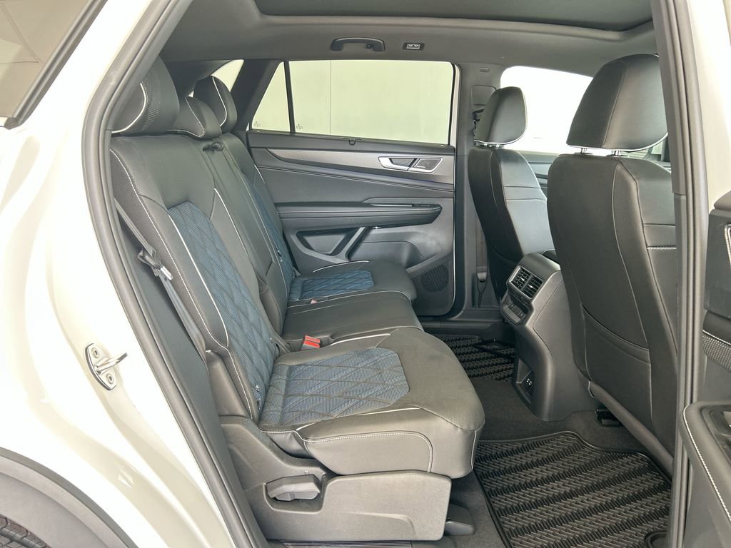 New 2025 Volkswagen Atlas Cross Sport SEL Premium R-Line image 44