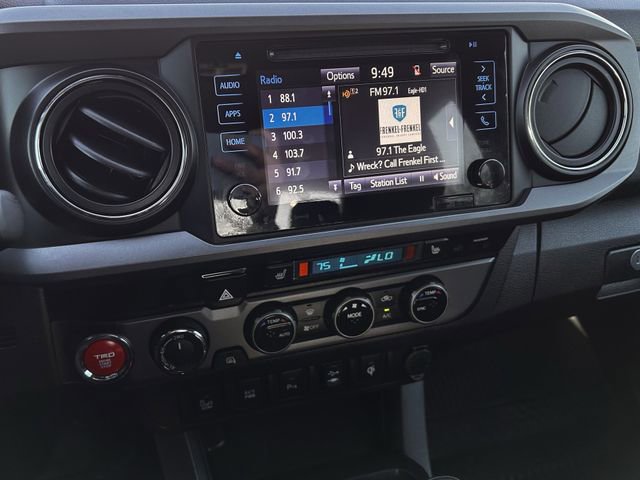 Used 2017 Toyota Tacoma TRD Sport image 19