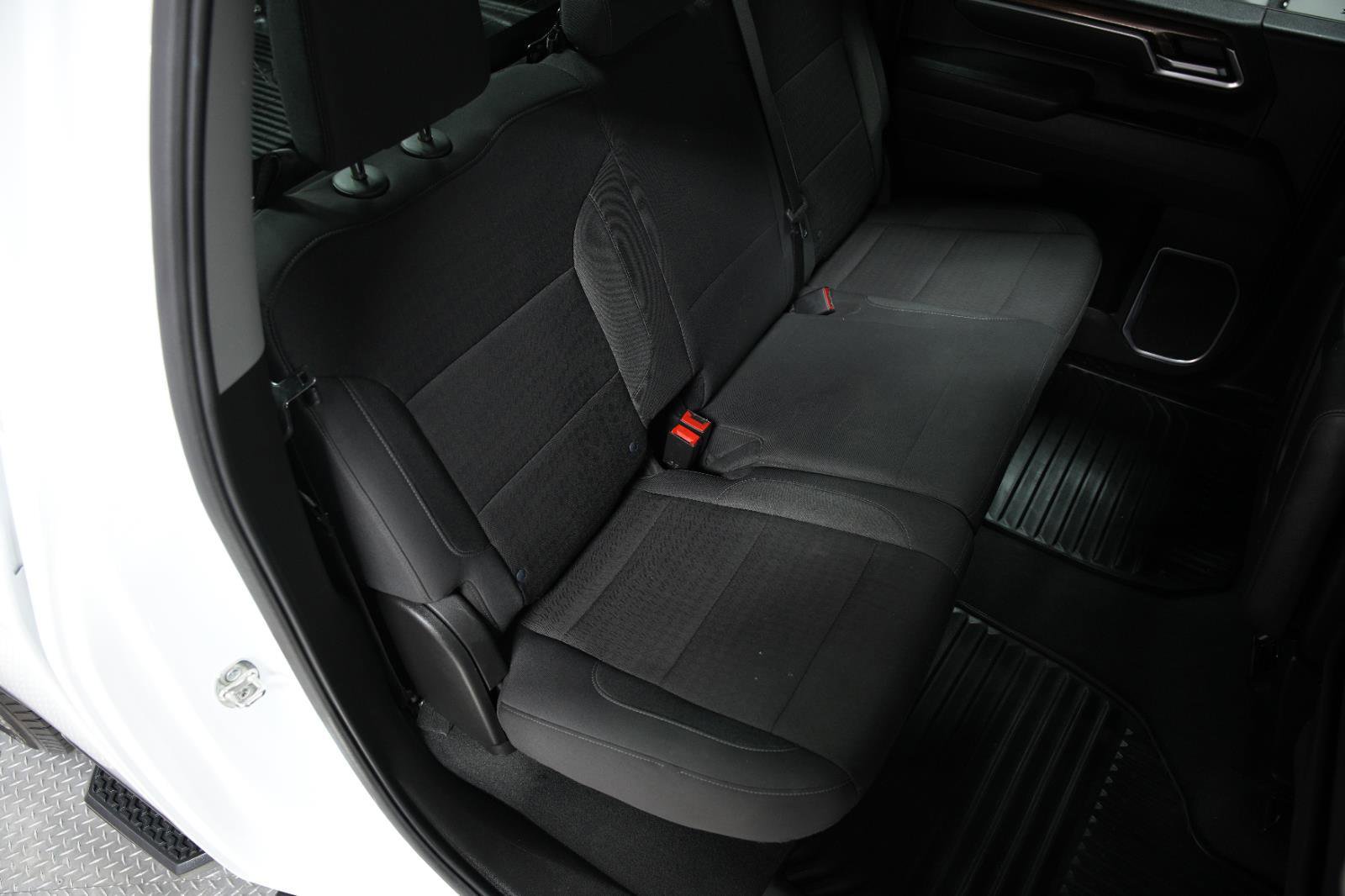 Used 2025 Chevrolet Silverado 2500 LT w/ Convenience Package image 14