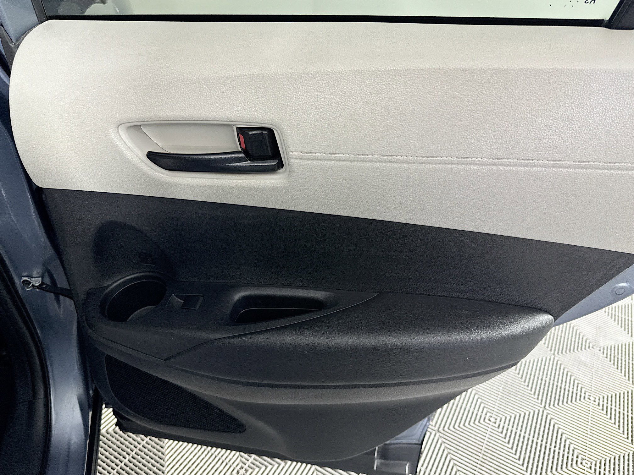 Used 2023 Toyota Corolla Cross L image 26