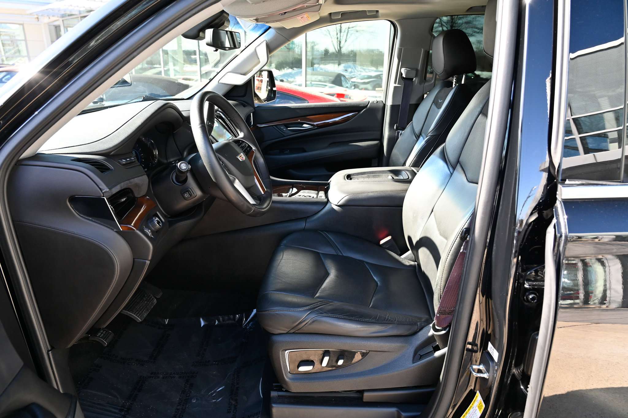 Used 2017 Cadillac Escalade ESV Luxury image 17