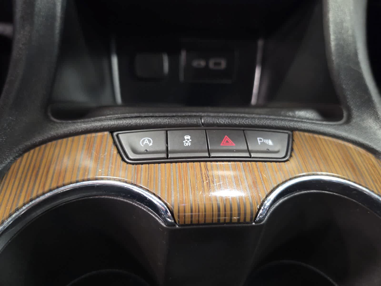 Used 2021 GMC Acadia SLE w/ LPO, Floor Liner Package AWD/4WD image 21