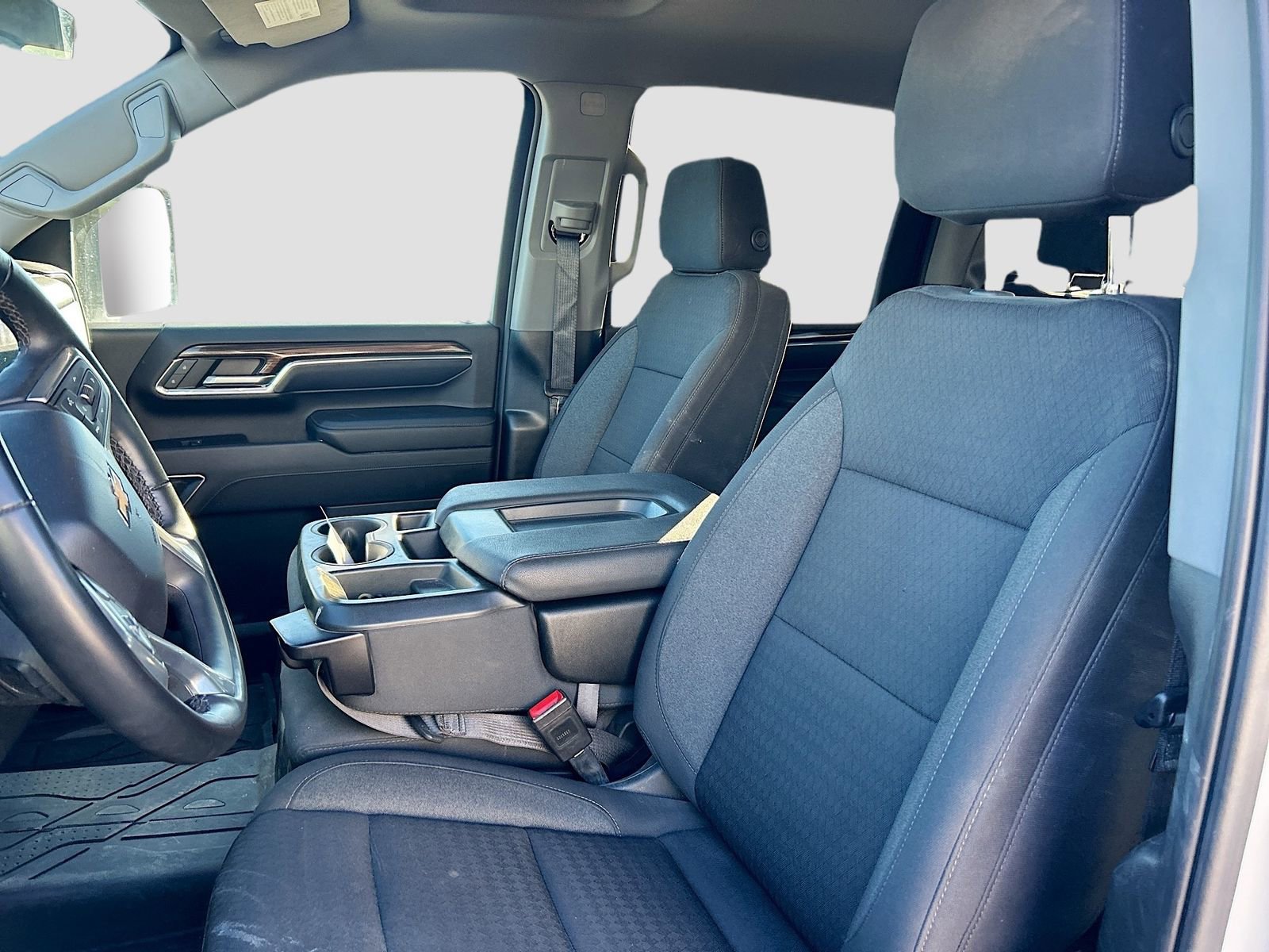 Used 2024 Chevrolet Silverado 2500 LT w/ Z71 Off-Road Package image 32