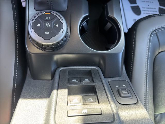 New 2025 Ford Bronco Outer Banks w/ Sasquatch Package image 25