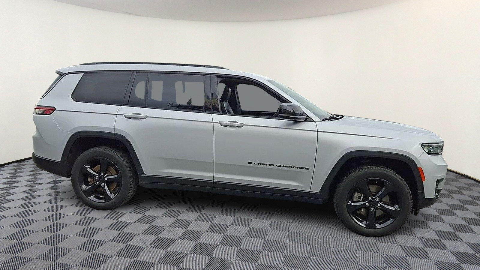 Used 2023 Jeep Grand Cherokee L Laredo AWD/4WD image 9