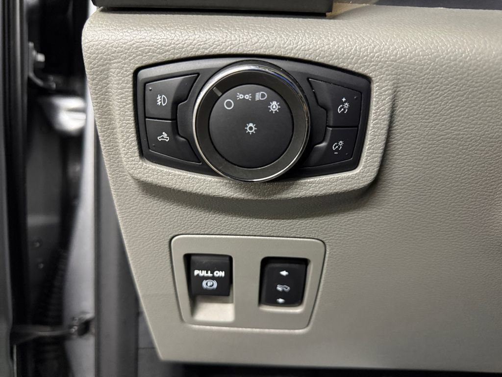 Used 2020 Ford F150 XLT w/ Equipment Group 302A Luxury AWD/4WD image 22