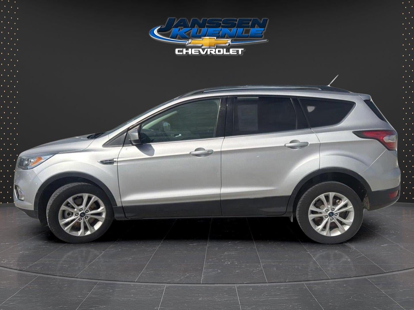 Used 2017 Ford Escape SE w/ SE Leather Comfort Package AWD/4WD image 2