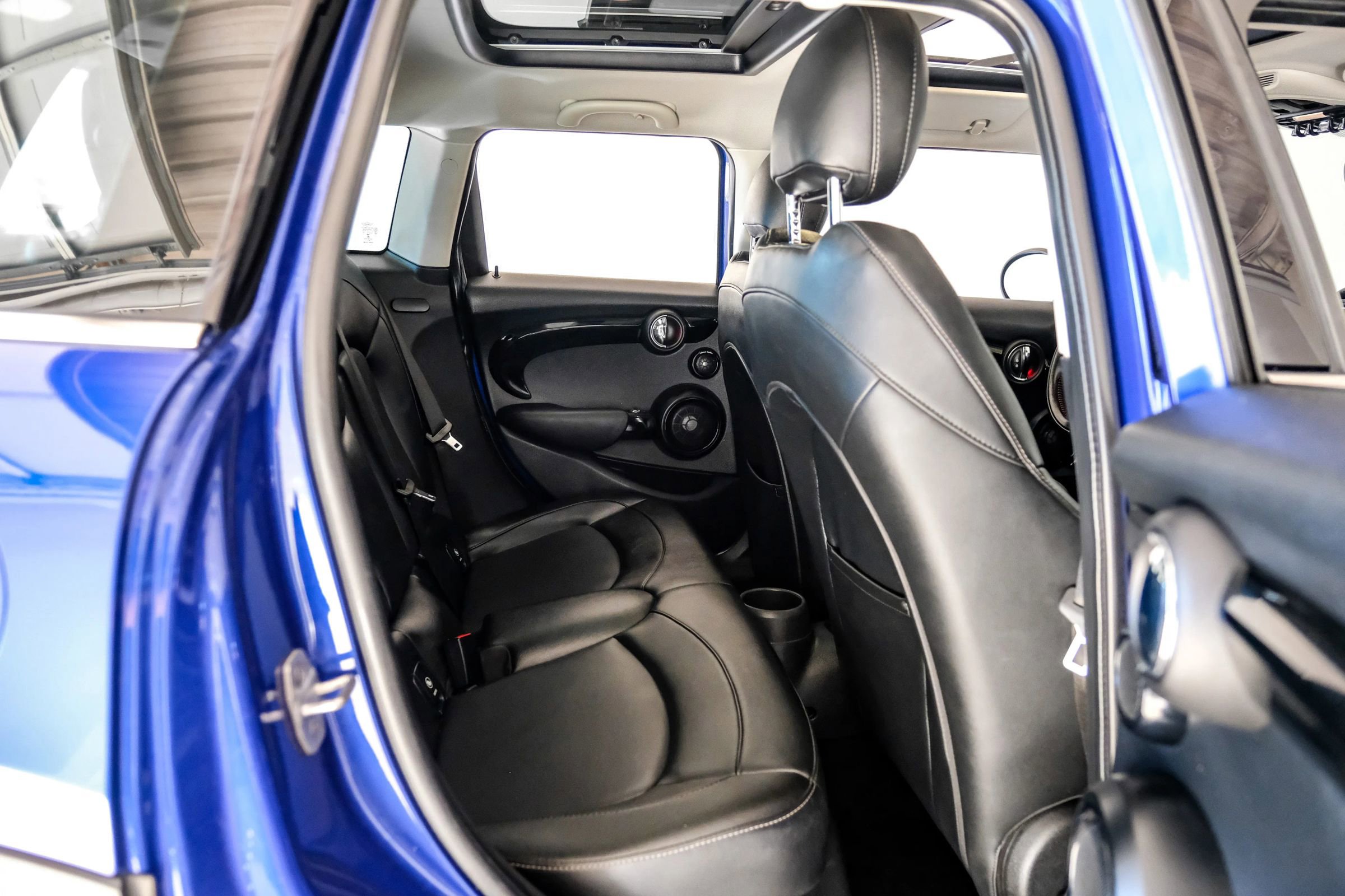 Used 2019 MINI Cooper S w/ Premium Package FWD image 28